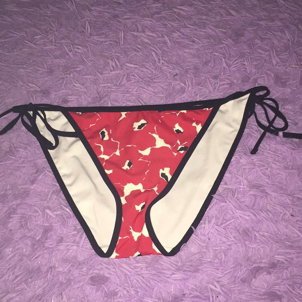 Rarely worn Victoria’s Secret women’s bikini set